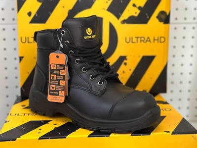 Steel toe safety boots